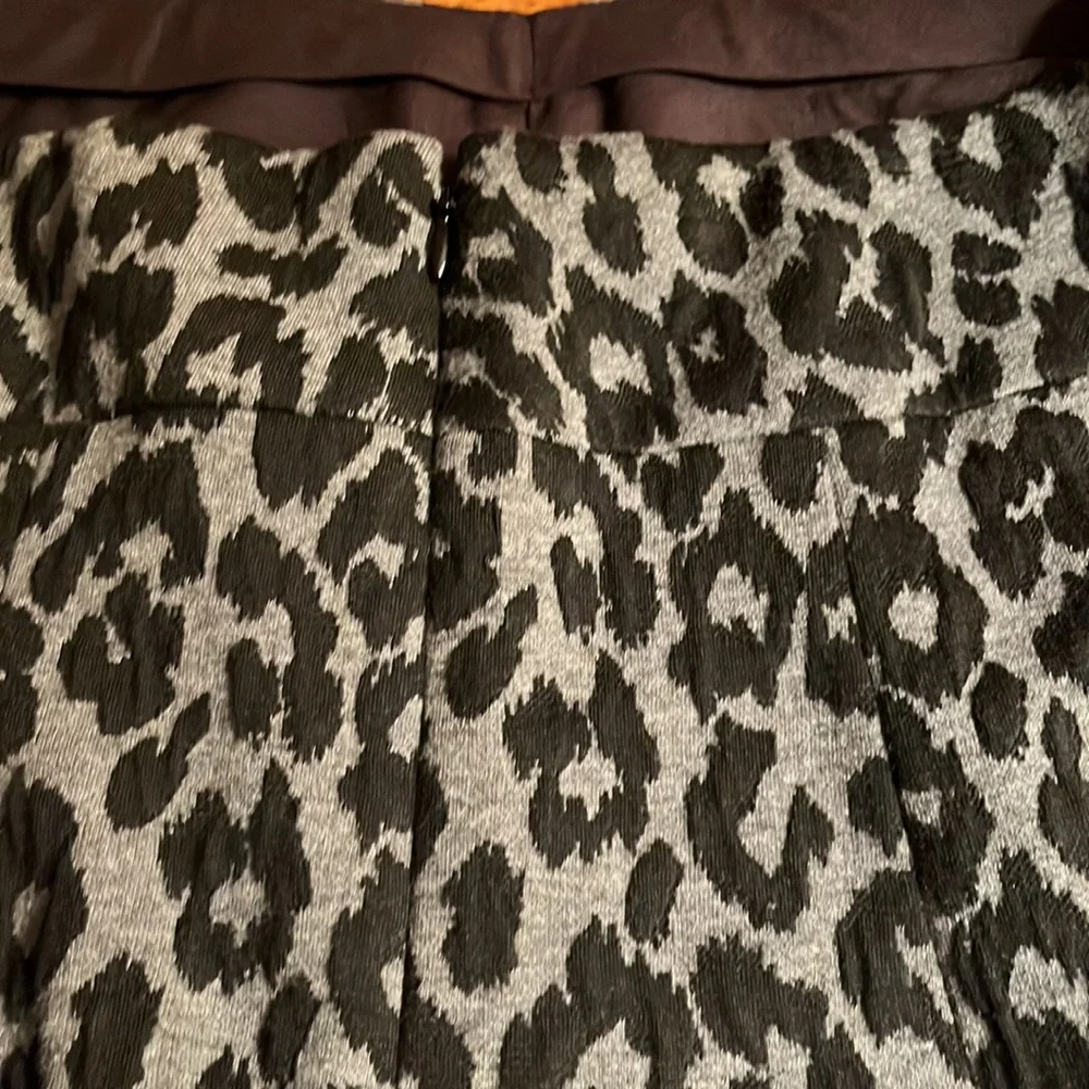 Ann Taylor black/grey leprosariums print skirt sz 12P - Picture 5 of 5